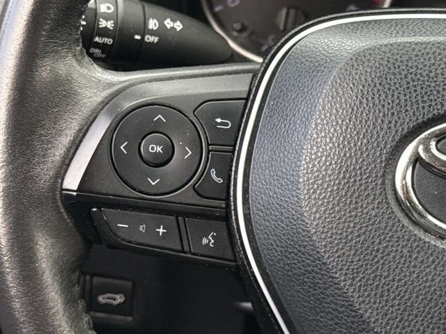 Used 2020 Toyota RAV4 XLE Premium FWD image 15