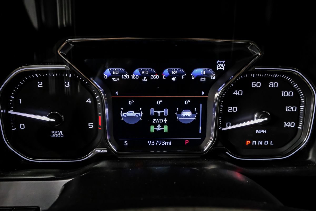 Used 2022 GMC Sierra 2500 Denali w/ Denali Black Diamond Edition AWD/4WD image 19