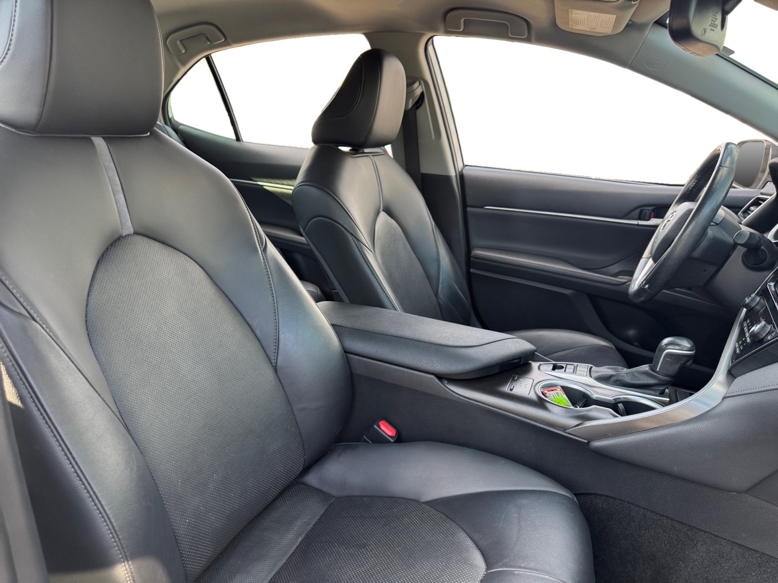 Used 2022 Toyota Camry XLE FWD image 15