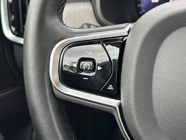 Certified 2025 Volvo V90 B6 Cross Country Plus AWD/4WD image 26