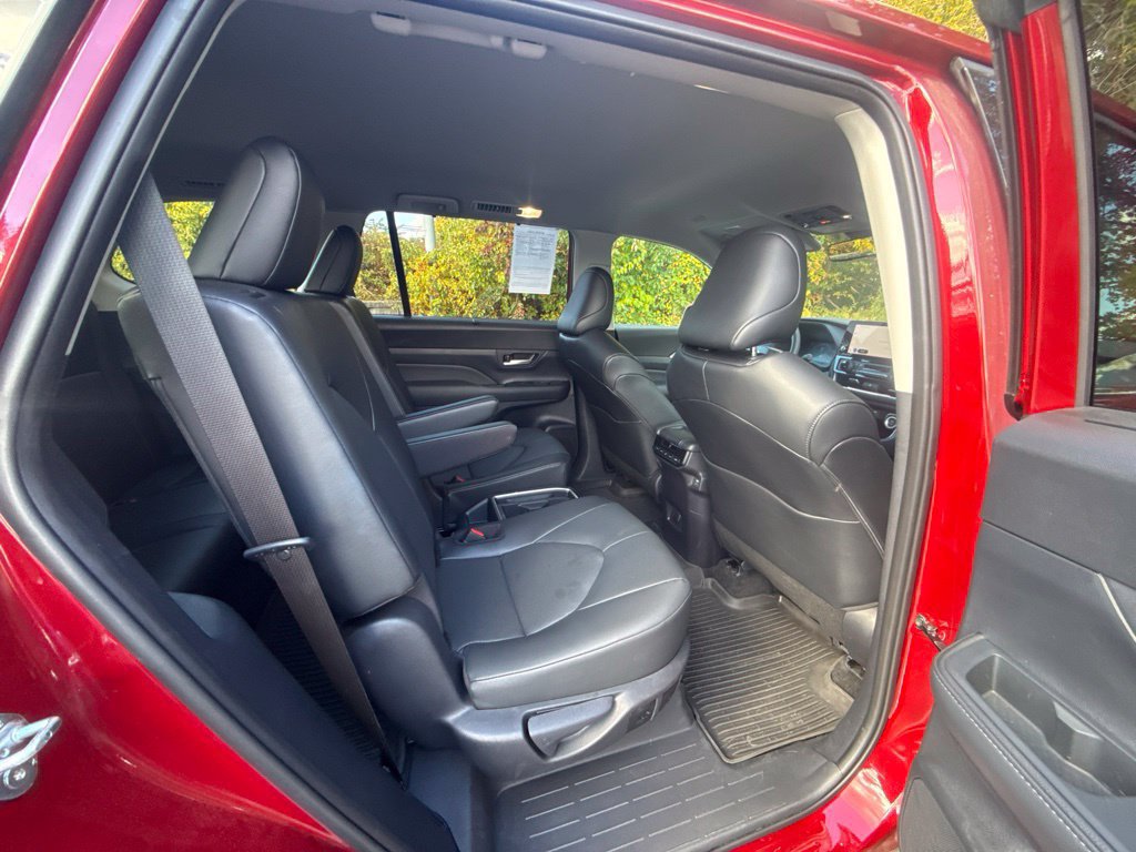 Used 2026 Toyota Grand Highlander AWD image 19