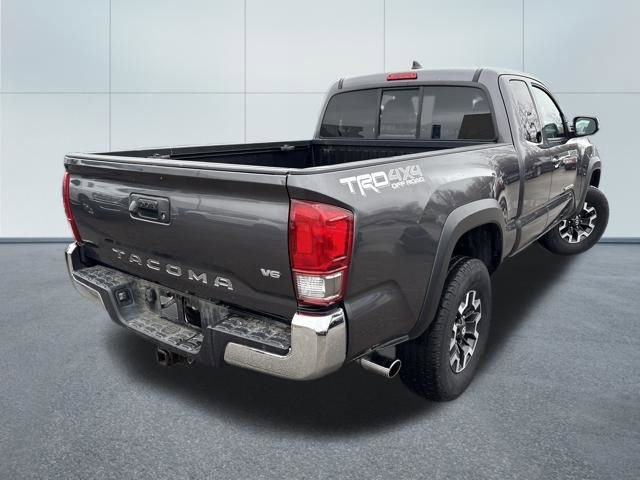 Used 2017 Toyota Tacoma SR5 image 4