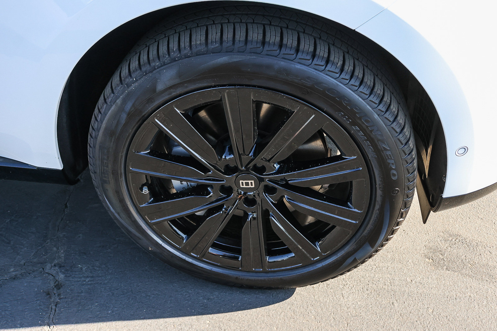 New 2027 Land Rover Range Rover Long Wheelbase SE AWD/4WD image 14