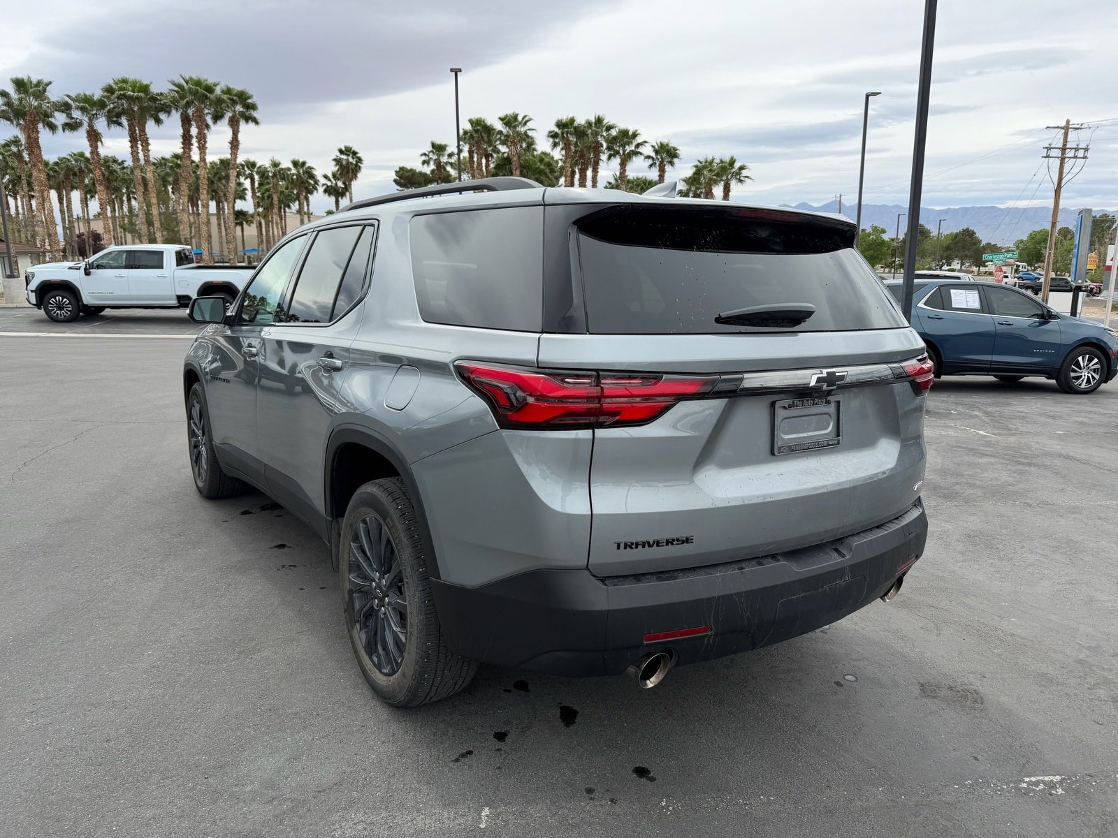 Used 2023 Chevrolet Traverse RS image 5