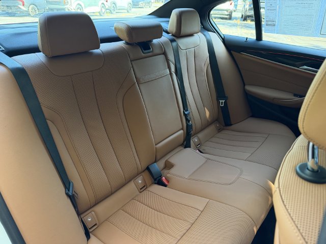 Used 2023 BMW 530i w/ Convenience Package RWD image 28
