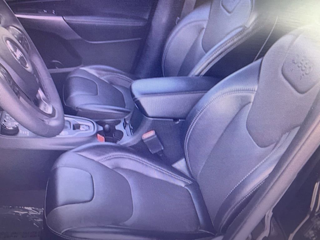 Used 2022 Jeep Cherokee Latitude Lux image 6