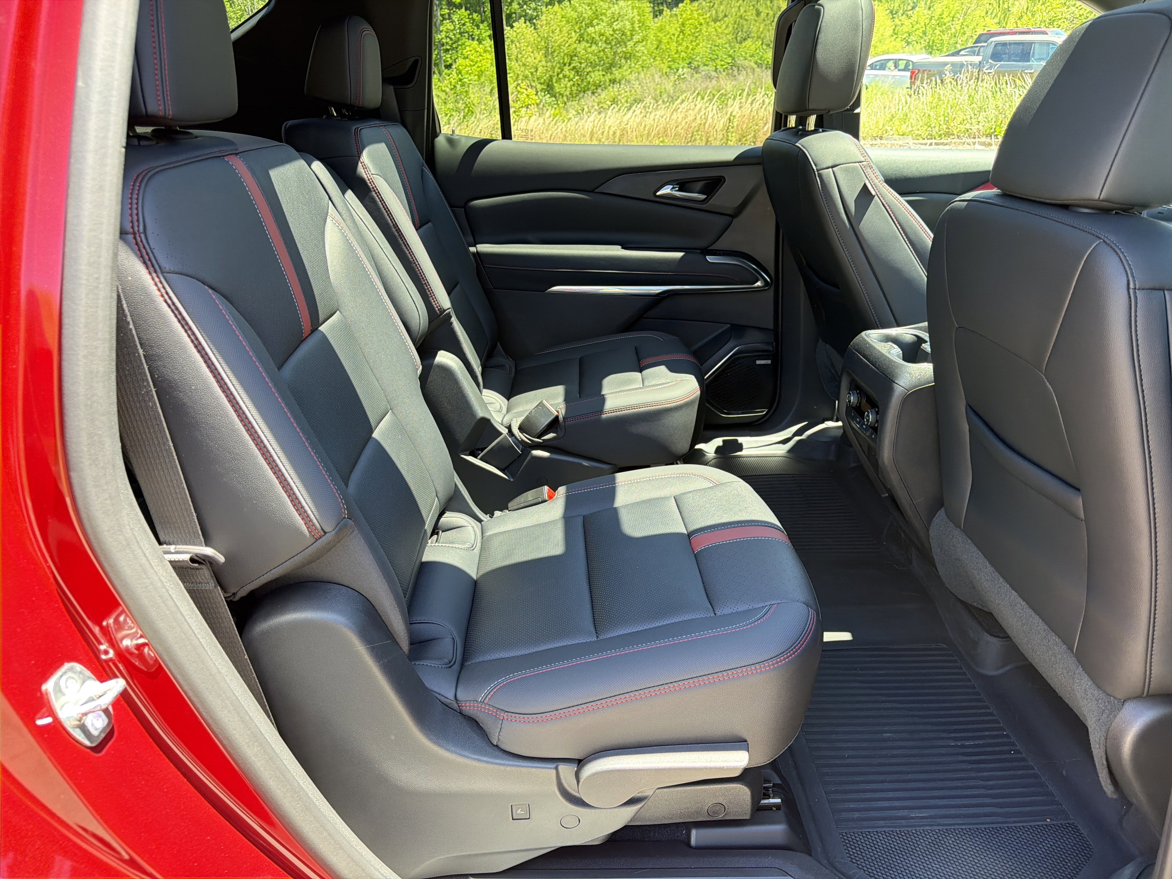 Used 2025 Chevrolet Traverse RS w/ LPO, Floor Liner Package AWD/4WD image 15