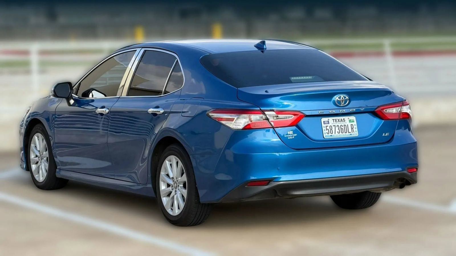 Used 2020 Toyota Camry LE FWD image 5