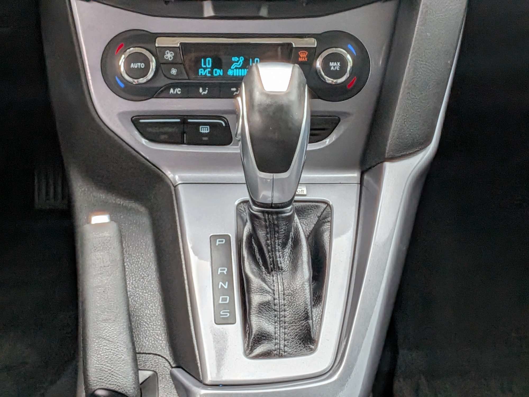 Used 2014 Ford Focus Titanium FWD image 20
