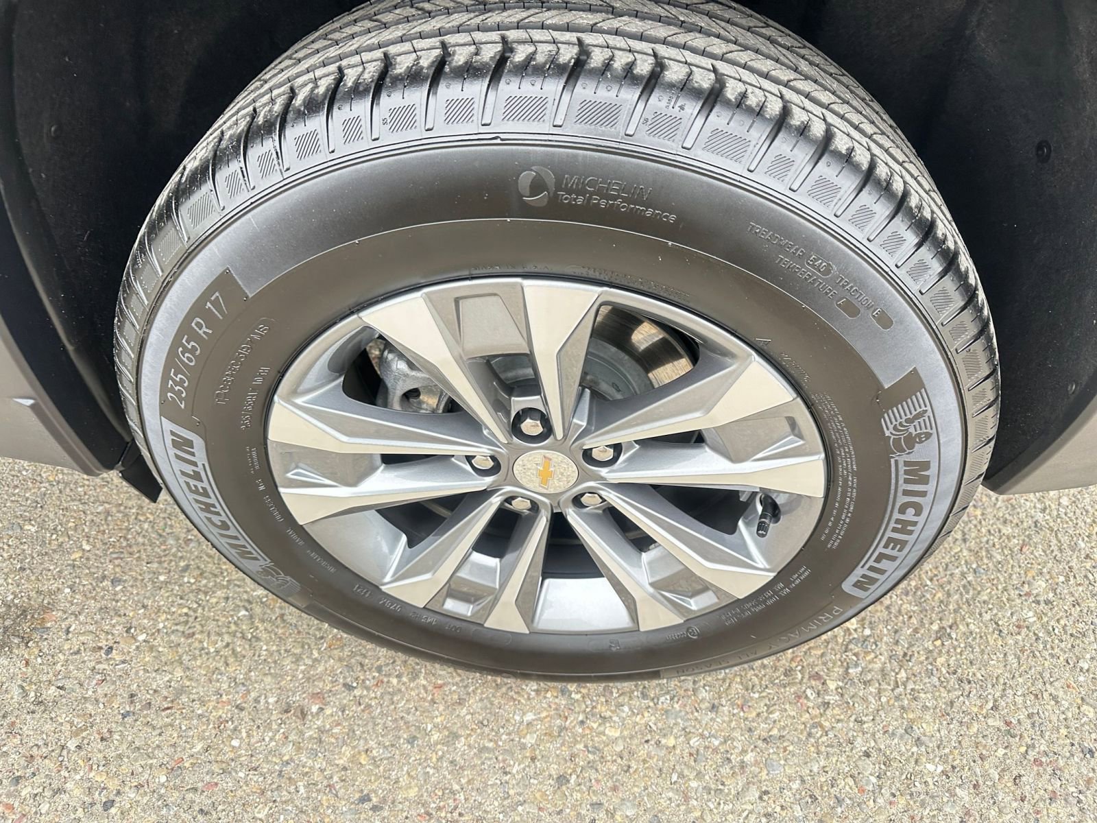 Used 2025 Chevrolet Equinox LT image 30