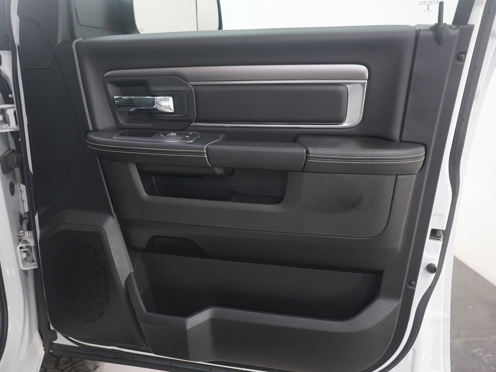 Used 2021 RAM 1500 Classic Warlock w/ Trailer & Traction Group image 12