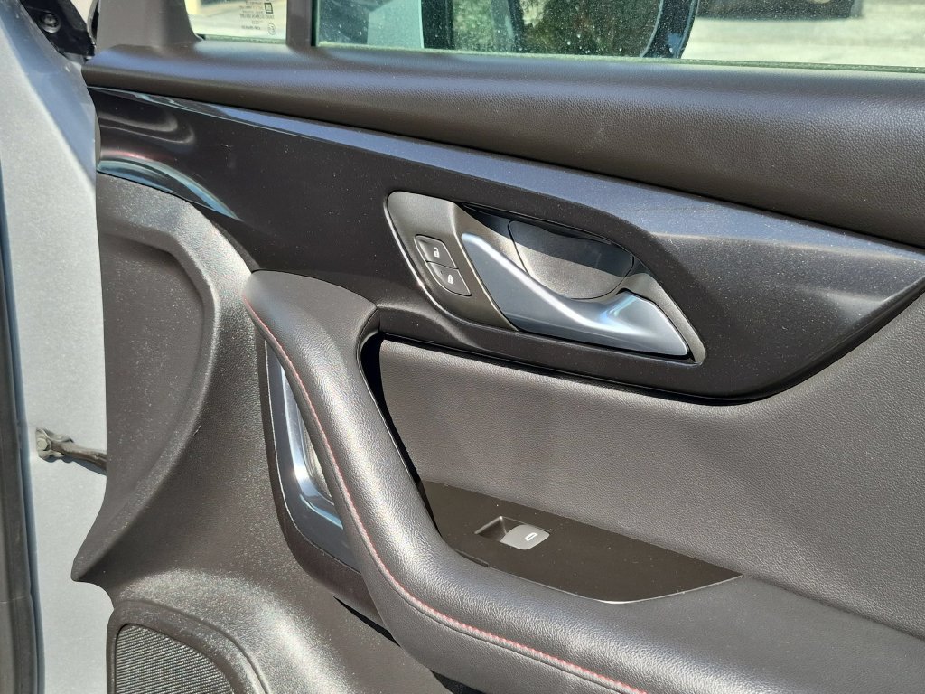 Used 2025 Chevrolet Blazer RS FWD image 34