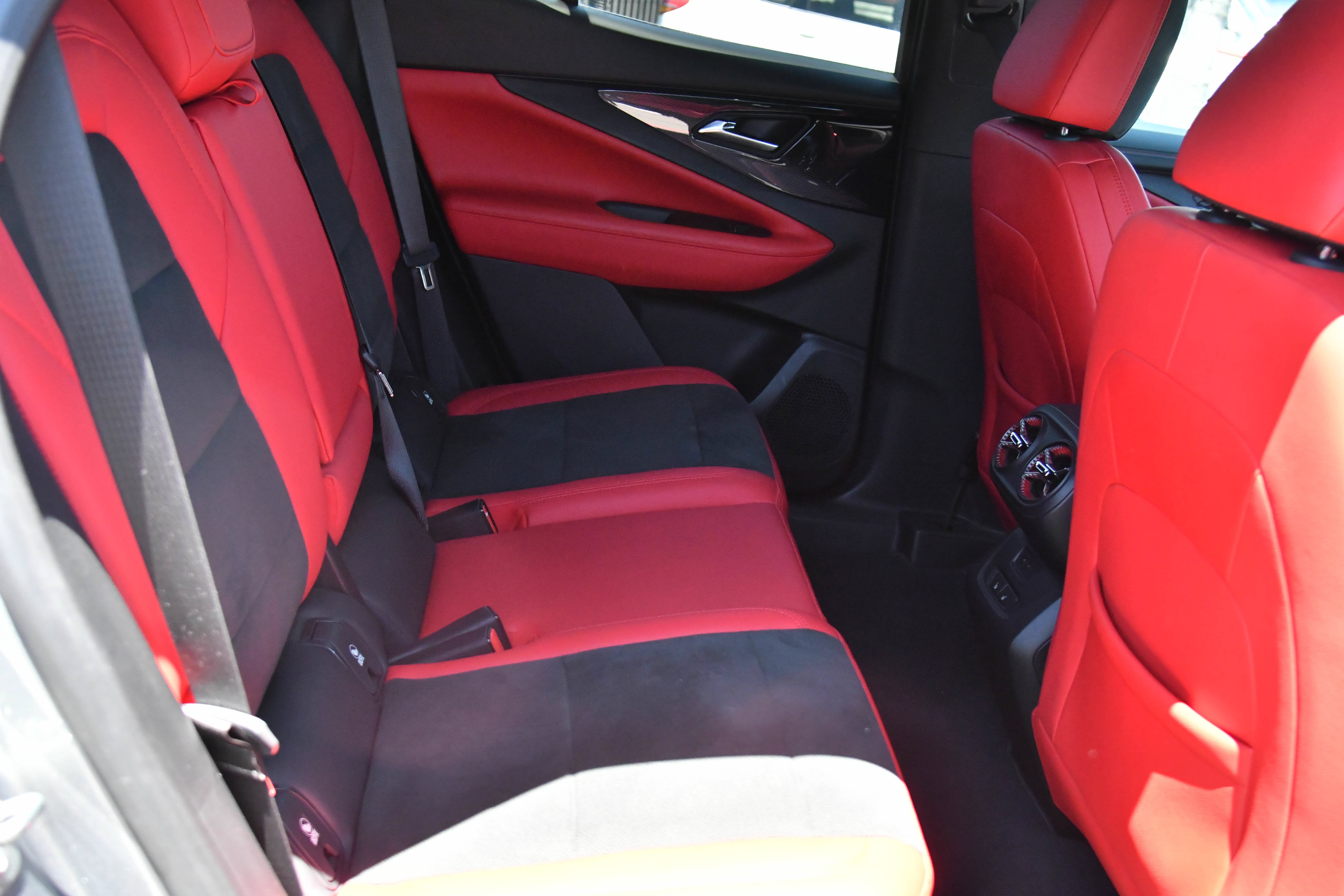 Used 2024 Chevrolet Blazer EV RS AWD/4WD image 50
