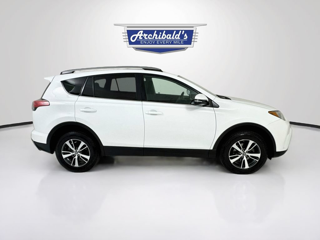 Used 2018 Toyota RAV4 XLE AWD/4WD image 9
