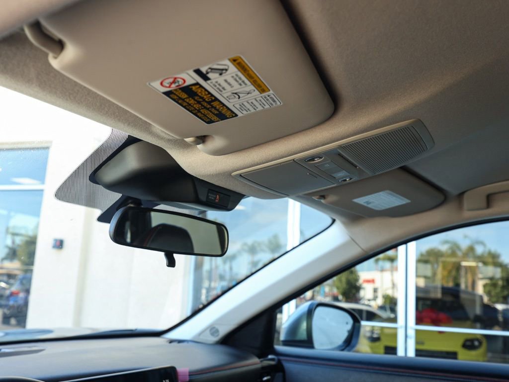 Used 2025 Nissan Kicks SR image 13