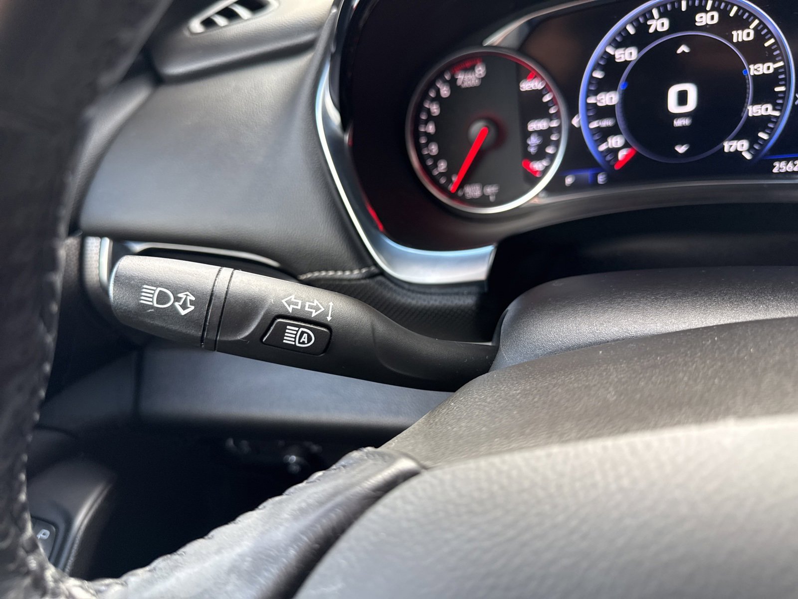 Used 2022 Chevrolet Traverse Premier image 39