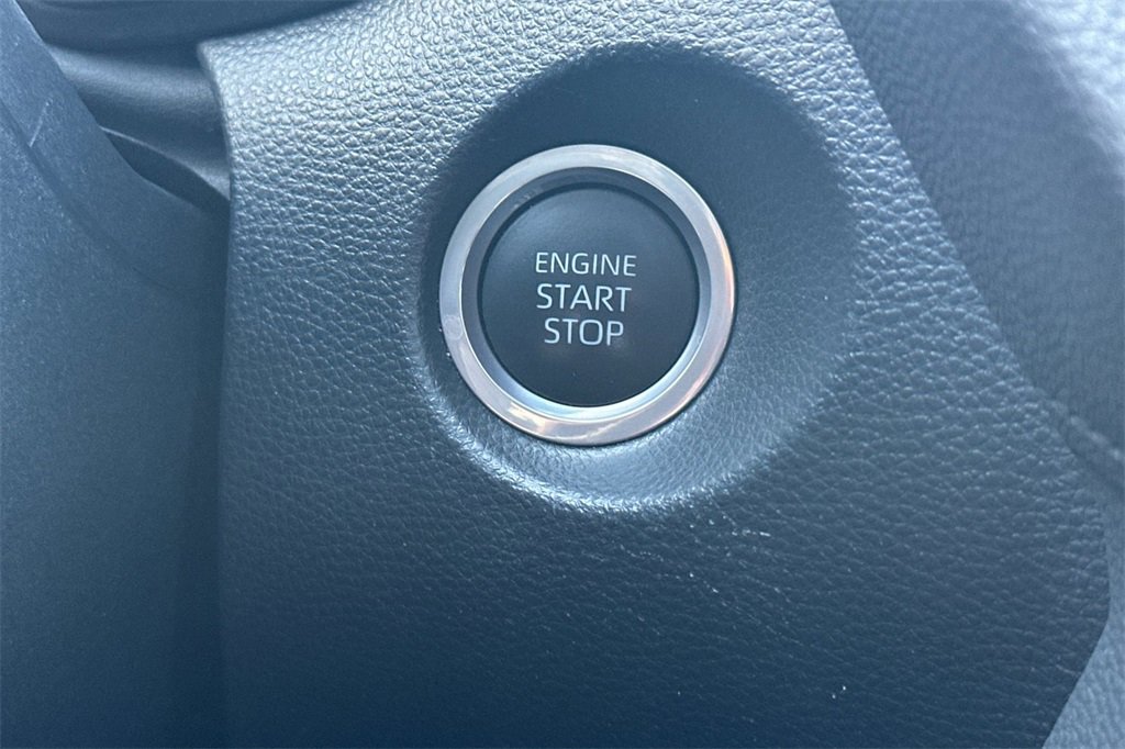 Used 2023 Toyota Corolla Cross XLE image 26