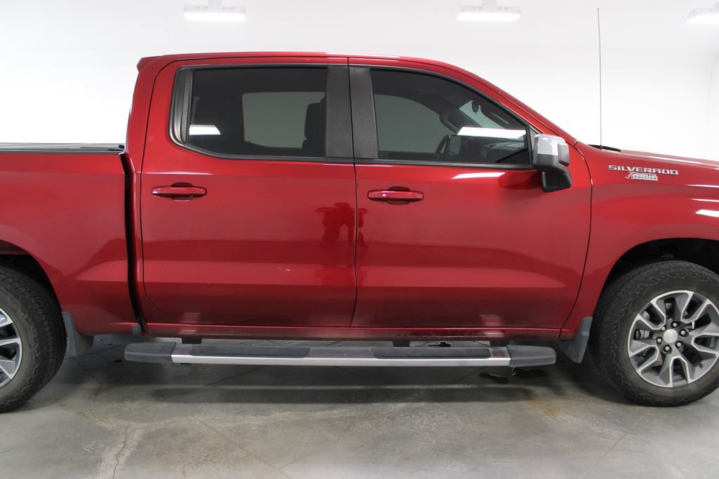 Used 2023 Chevrolet Silverado 1500 LT AWD/4WD image 11