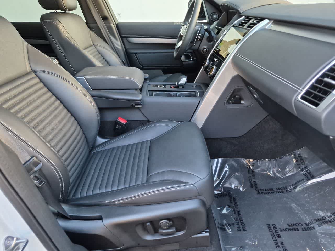 Used 2026 Land Rover Discovery Limited Edition AWD/4WD image 24