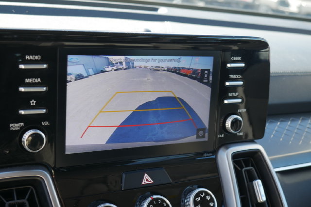 Used 2021 Kia Sorento LX FWD image 3