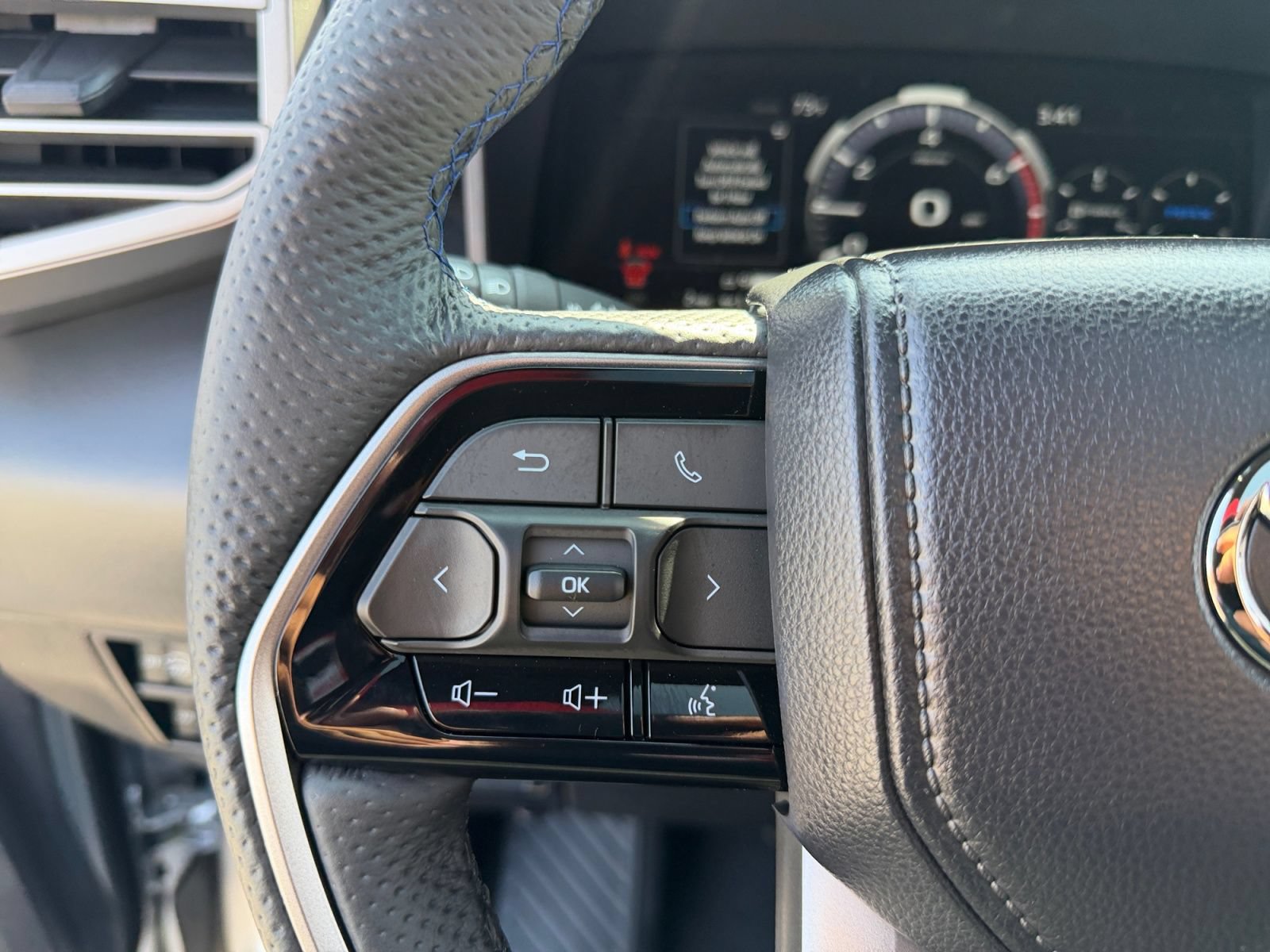 New 2026 Toyota Sequoia Platinum AWD/4WD image 19