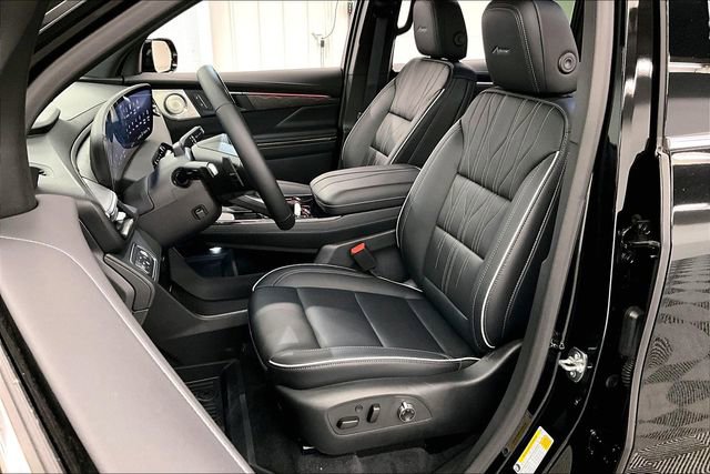 Used 2025 Buick Enclave Avenir w/ Super Cruise Package image 21