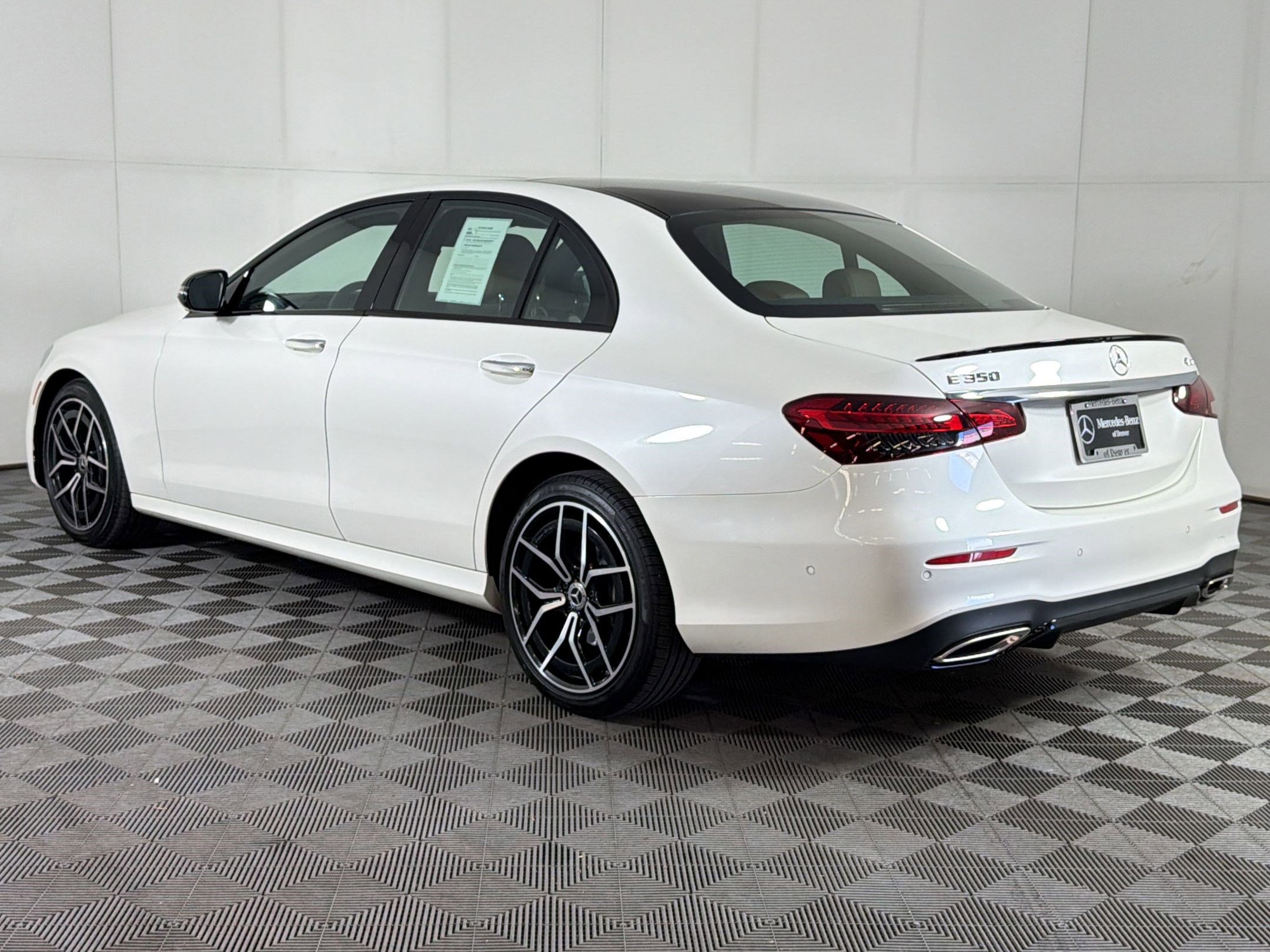 Used 2023 Mercedes-Benz E 350 4MATIC Sedan image 3