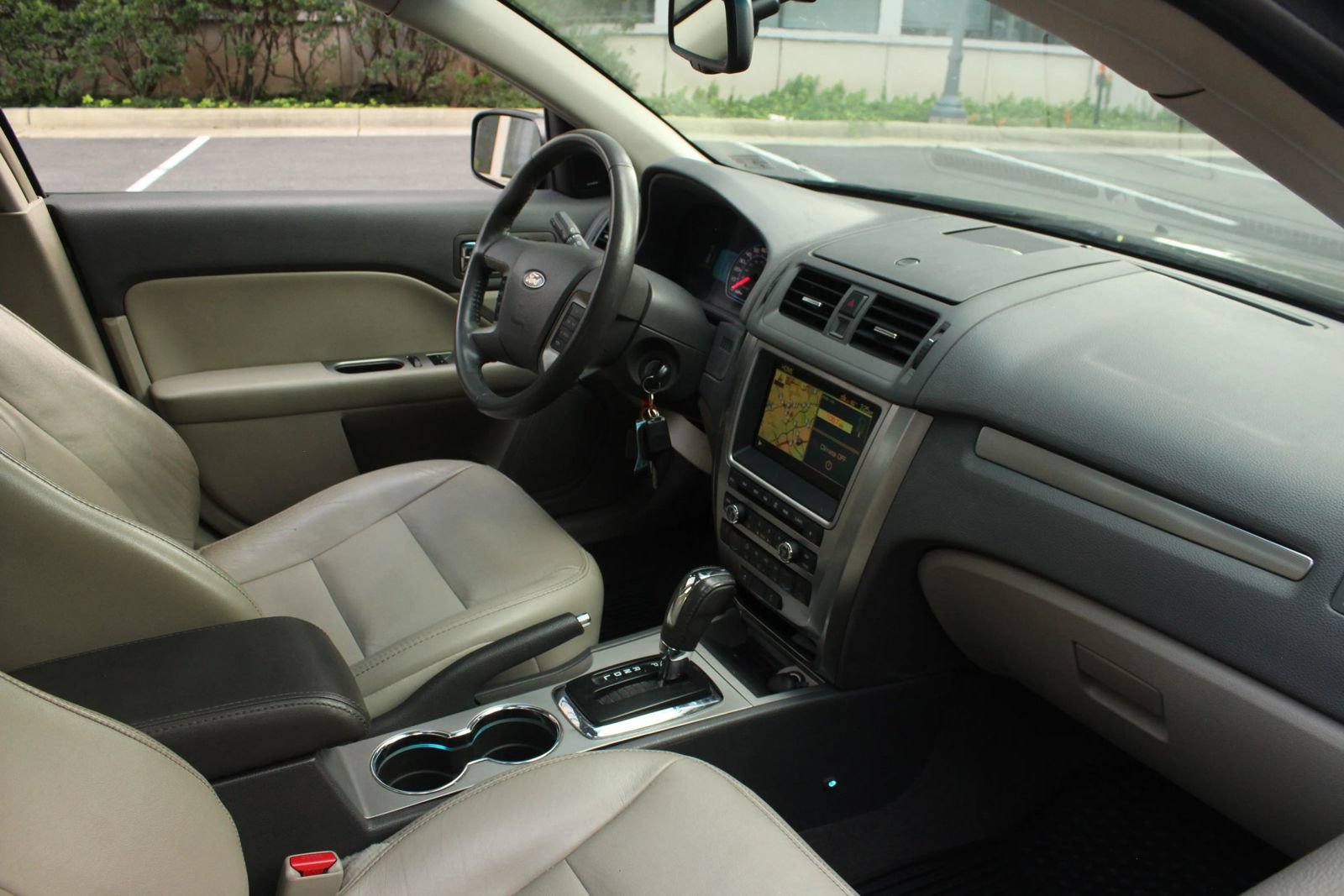 Used 2010 Ford Fusion Hybrid FWD image 26