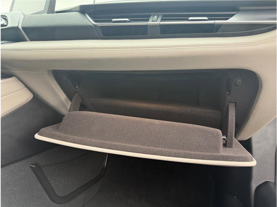 Used 2016 BMW i8 image 41