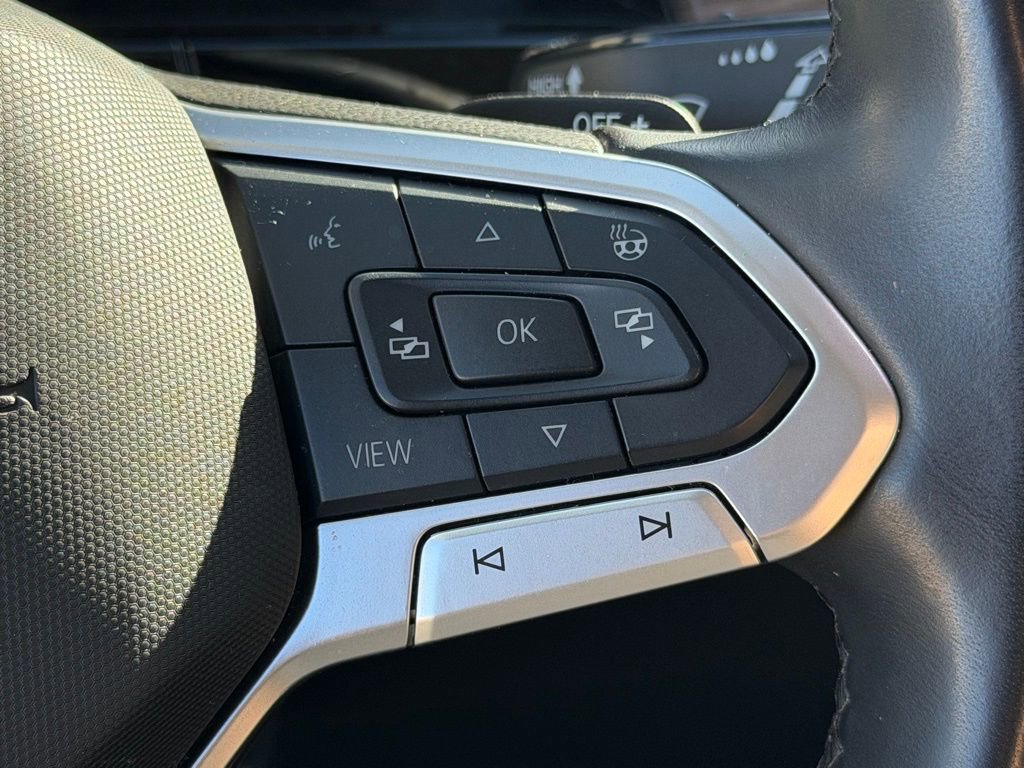 Used 2025 Volkswagen Atlas SEL Premium R-Line image 18