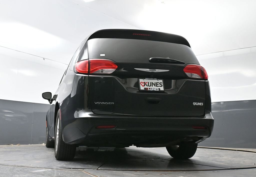 Used 2023 Chrysler Voyager LX FWD image 55