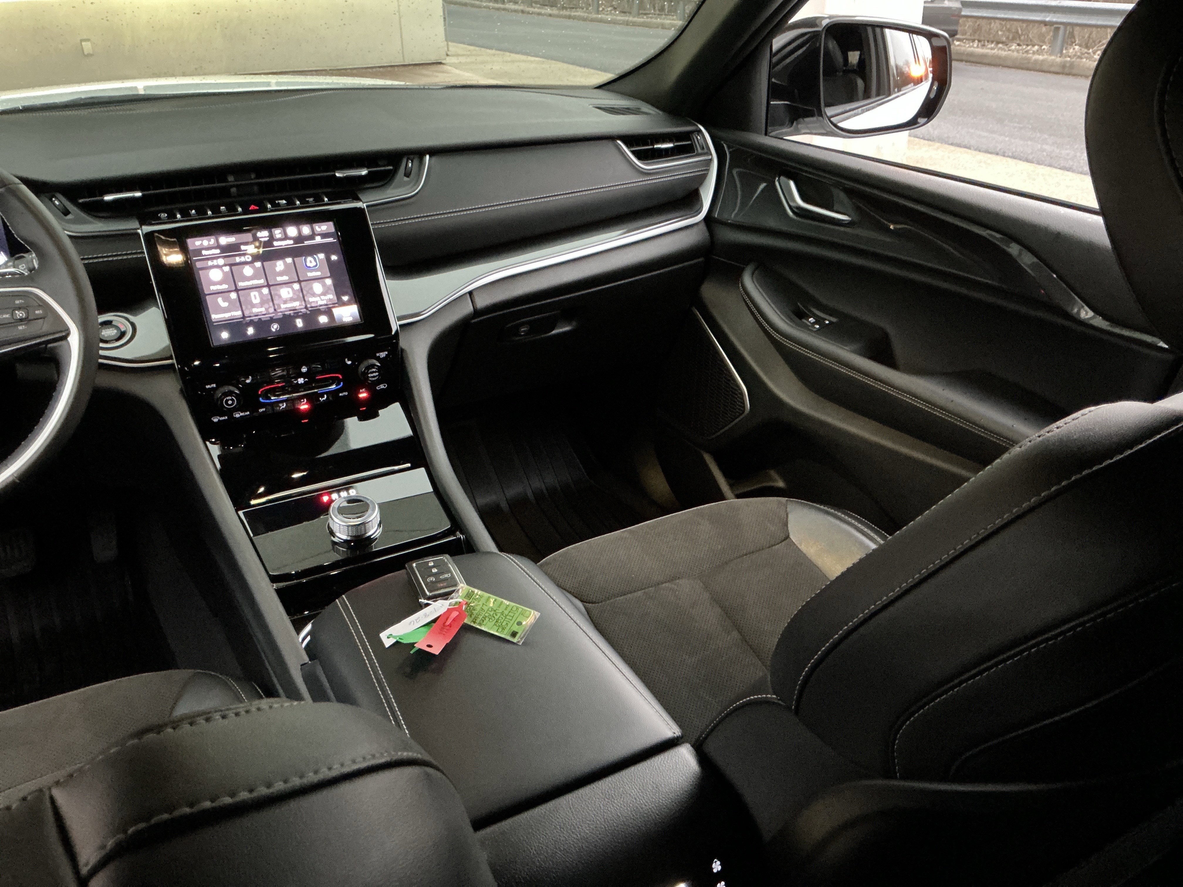 Used 2022 Jeep Grand Cherokee L Laredo image 16