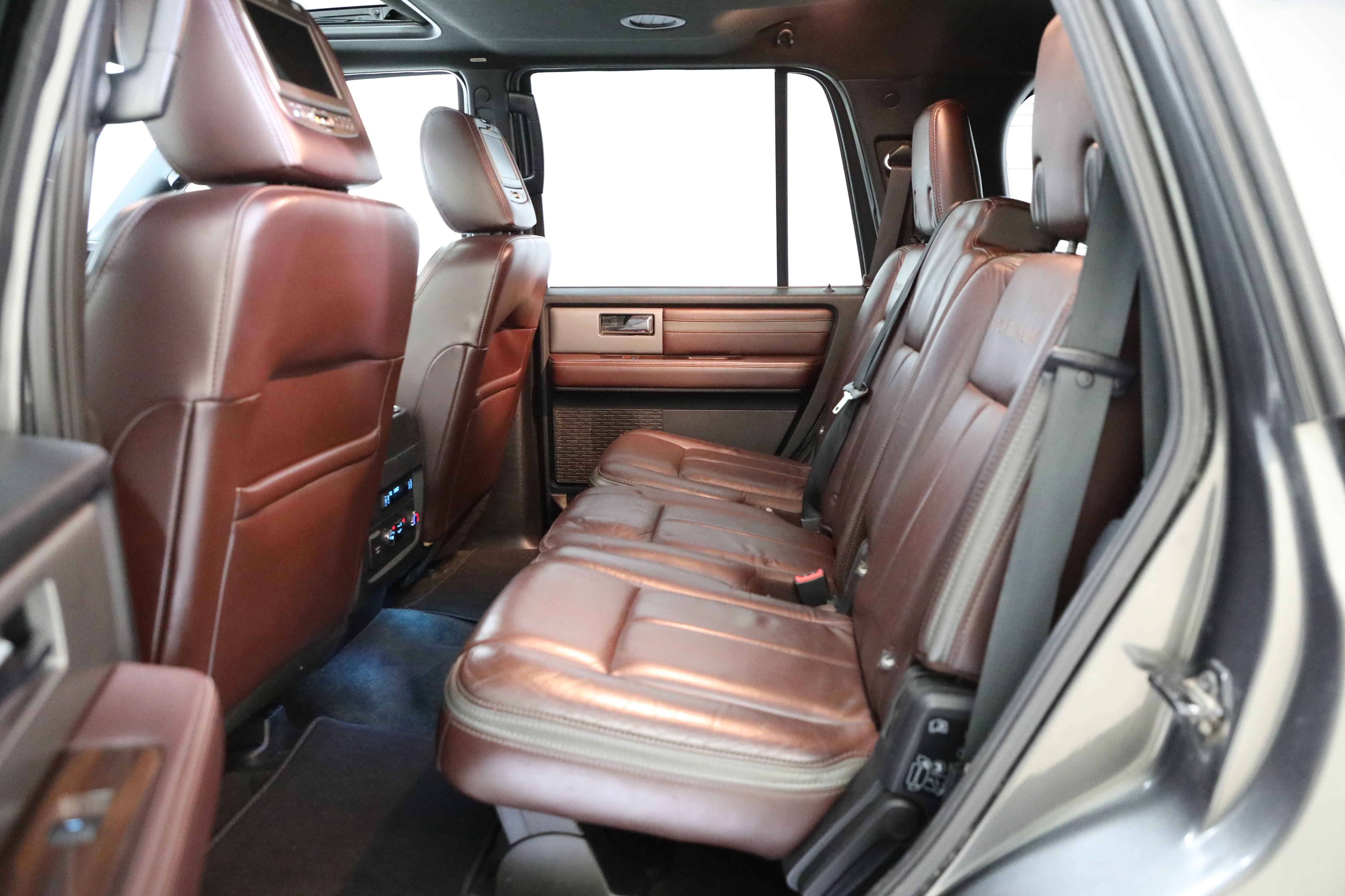 Used 2015 Ford Expedition Platinum image 15