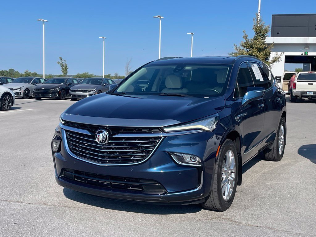 Used 2023 Buick Enclave Premium w/ Experience Buick Package FWD image 3