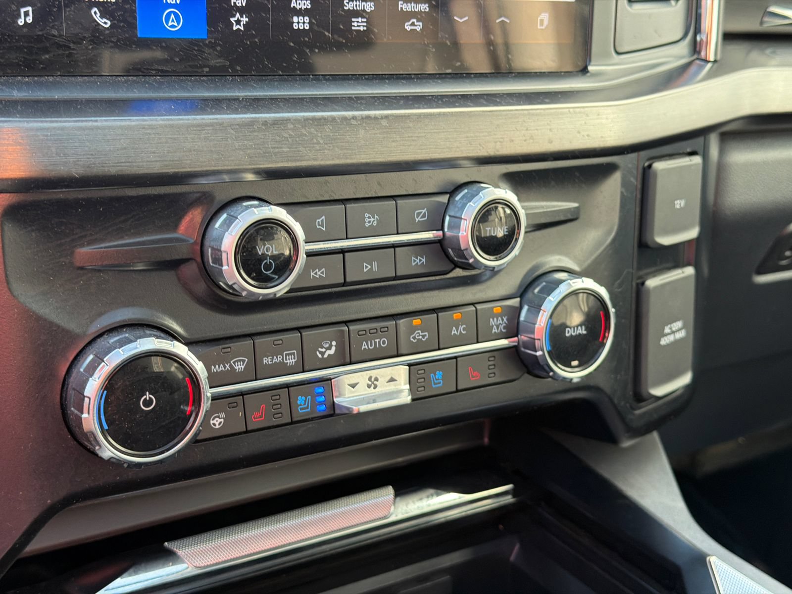 Used 2024 Ford F250 Lariat w/ Lariat Ultimate Package AWD/4WD image 34