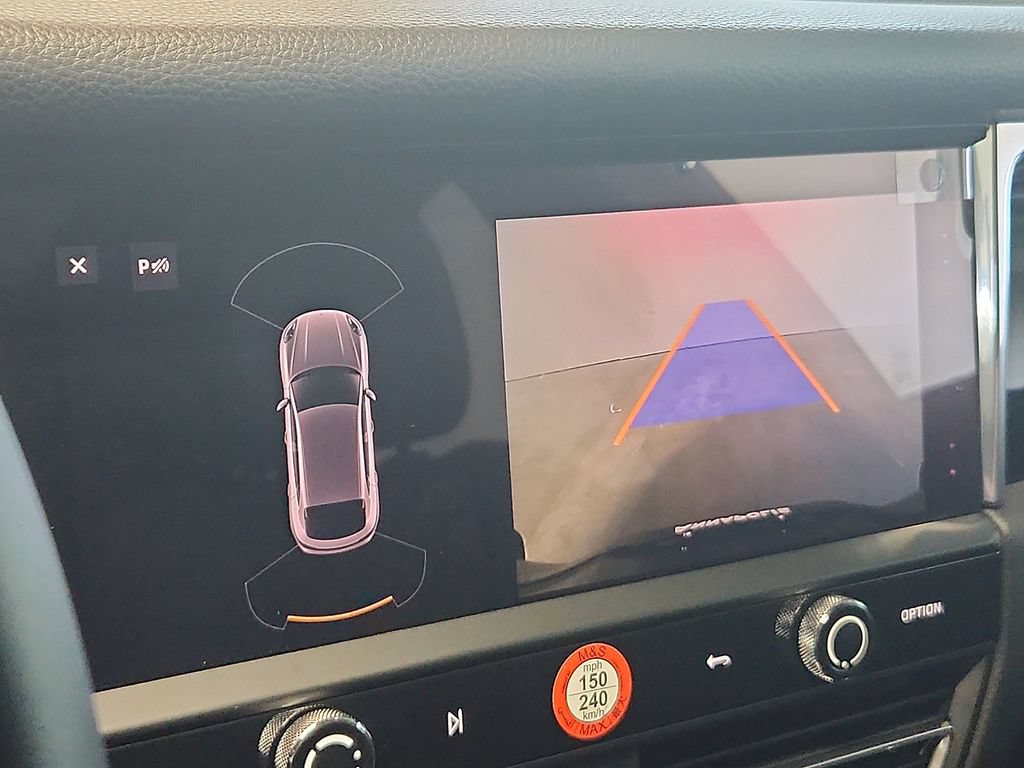 Certified 2026 Porsche Macan AWD/4WD image 18