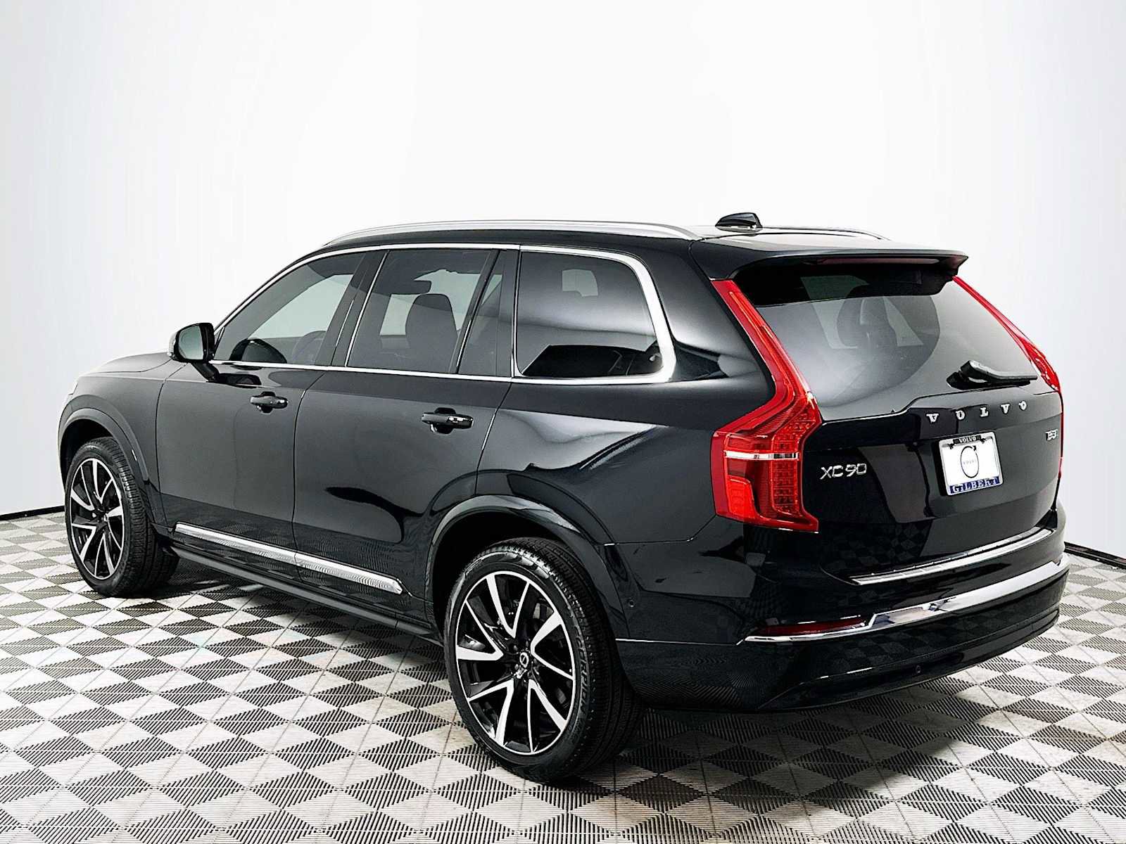 Used 2025 Volvo XC90 B5 Plus w/ Protection Package Premier image 5