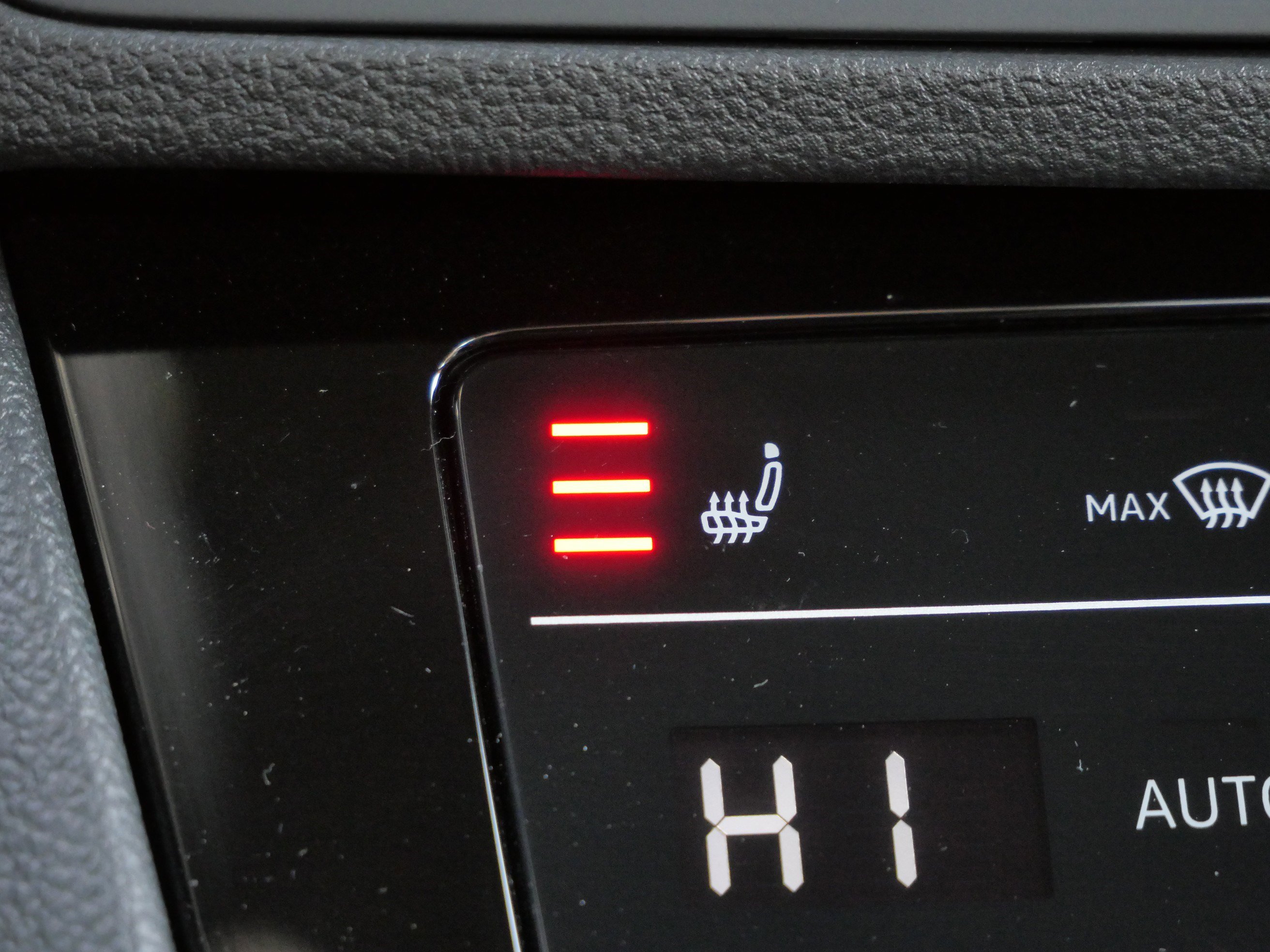 Certified 2025 Volkswagen Jetta Sport image 30