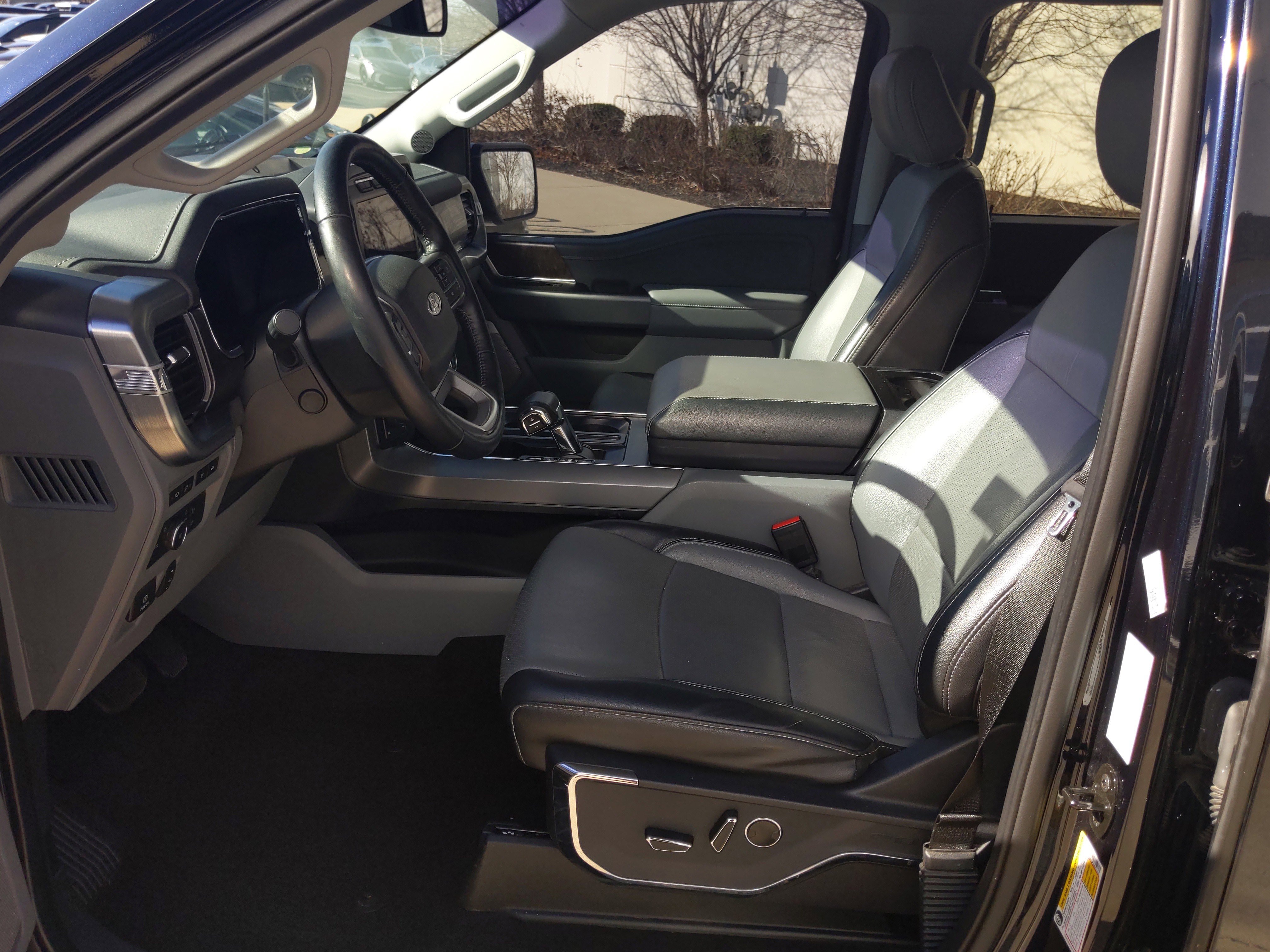 Used 2021 Ford F150 Lariat w/ Equipment Group 502A High image 14