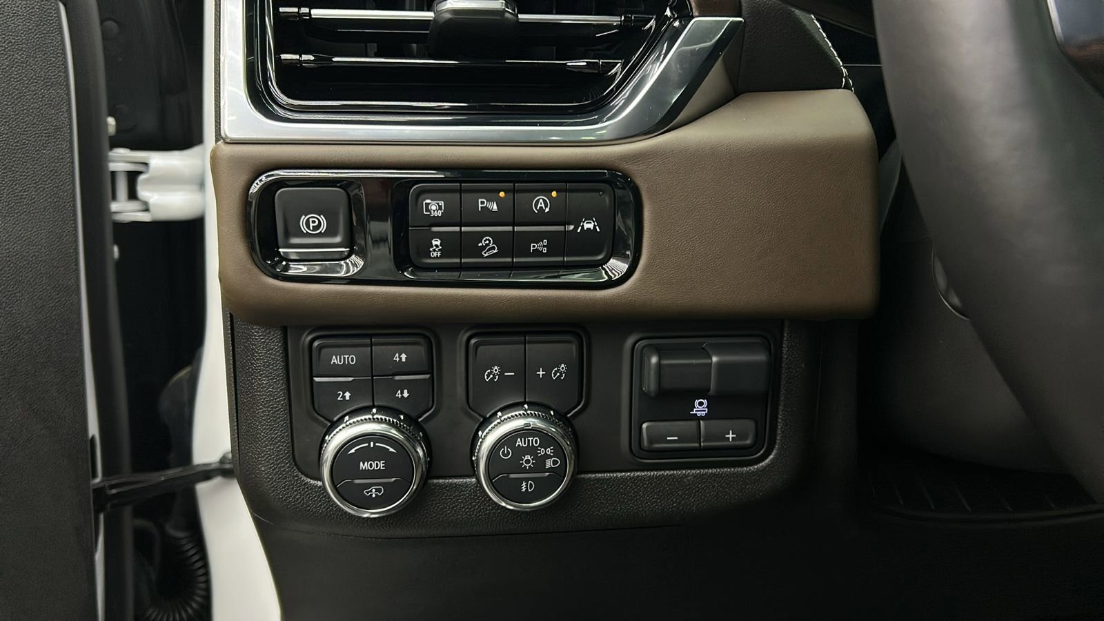 Used 2025 GMC Yukon XL Denali Ultimate image 21