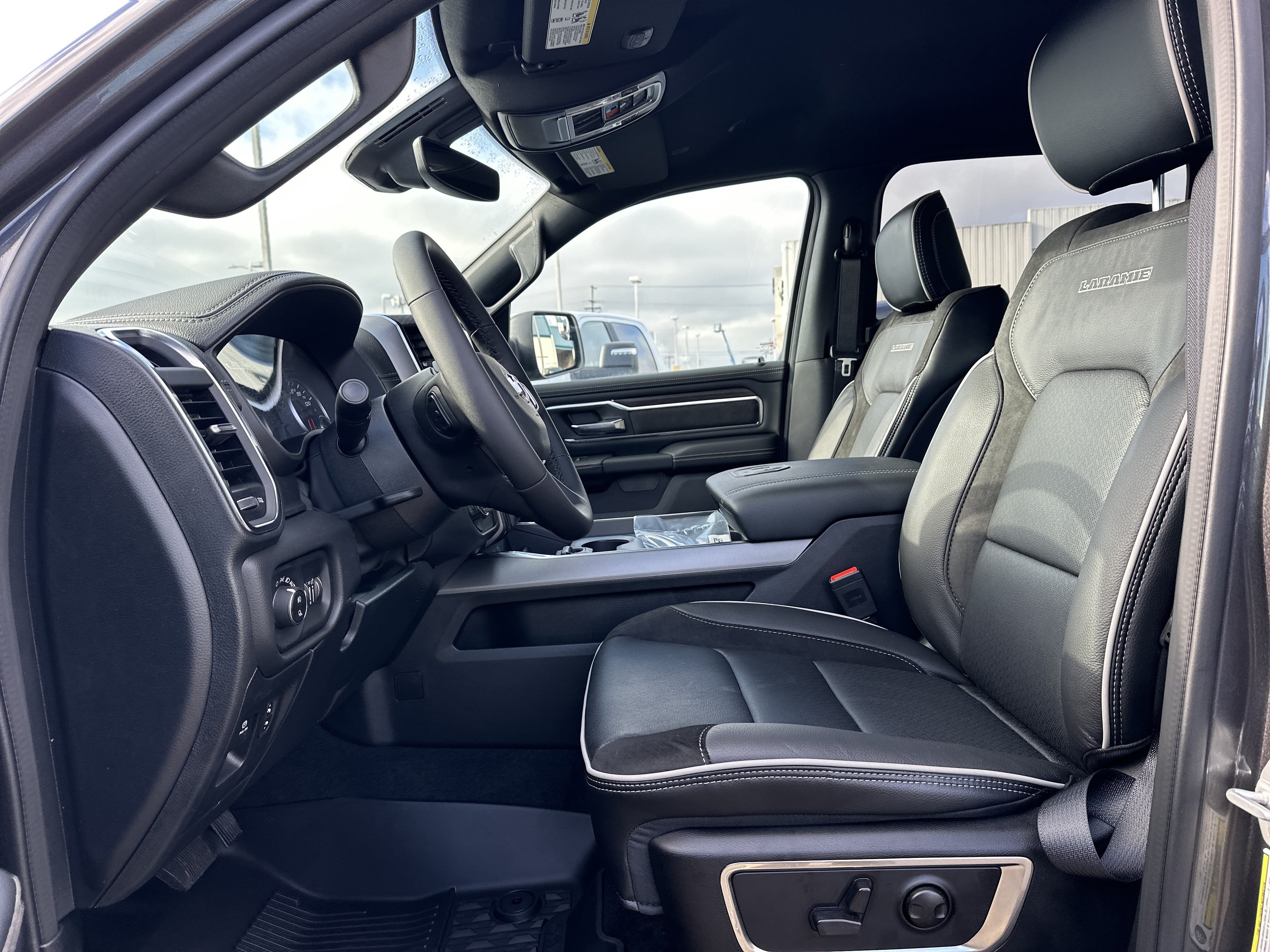New 2026 RAM 1500 Laramie w/ Night Edition AWD/4WD image 10