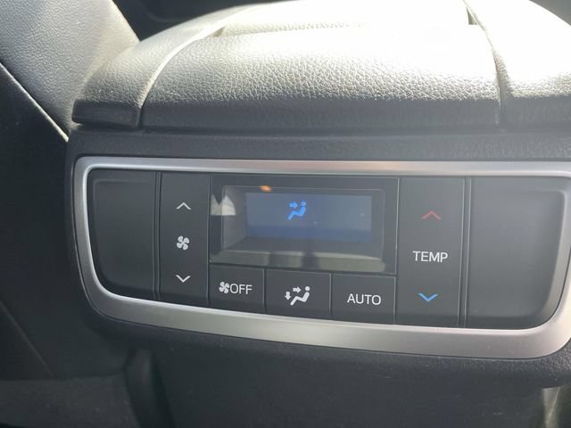 Used 2018 Toyota Highlander XLE AWD/4WD image 16