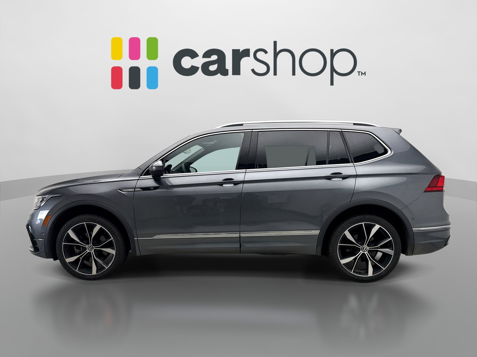 Used 2022 Volkswagen Tiguan SEL R-Line AWD/4WD image 2