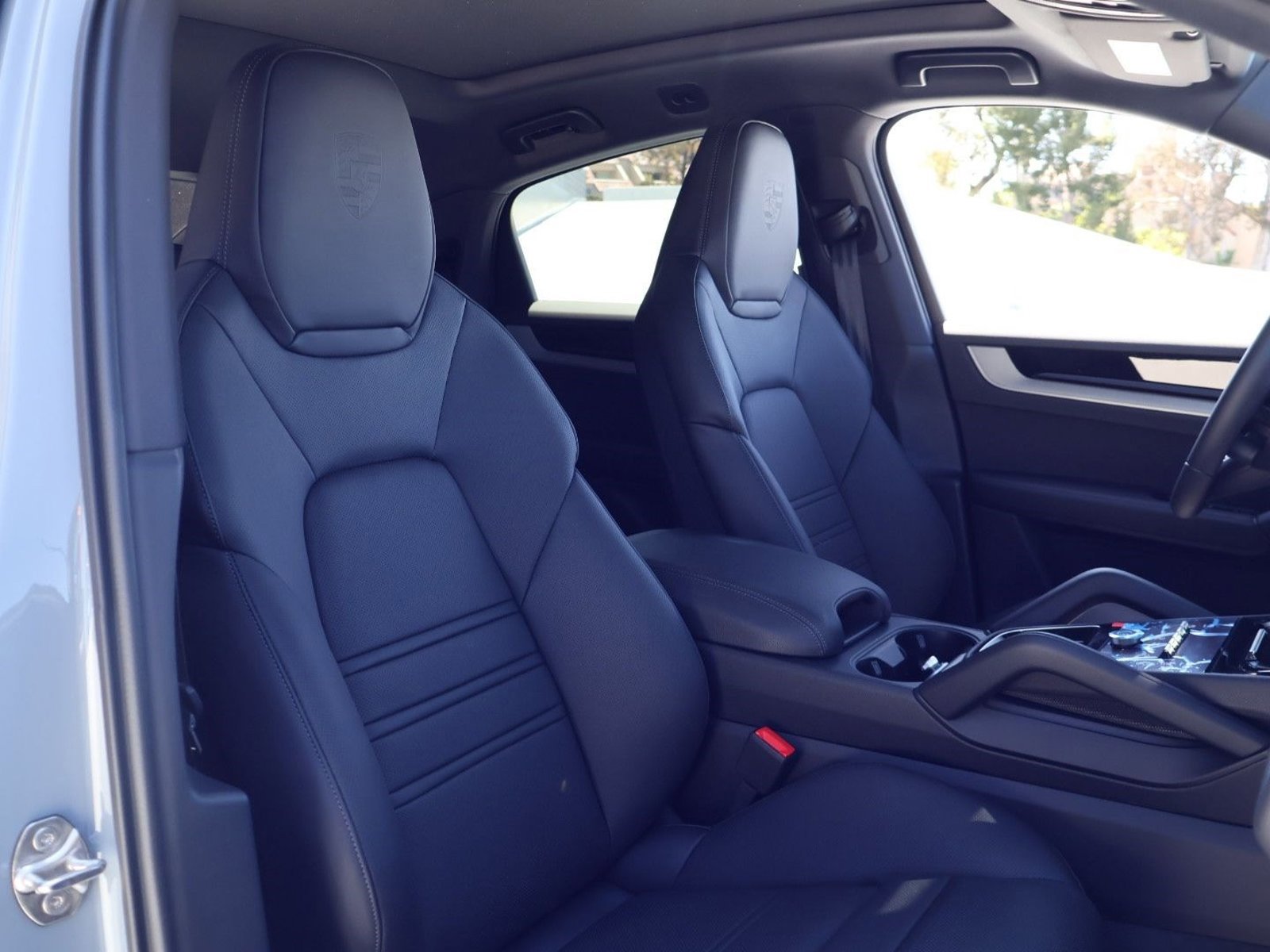 New 2026 Porsche Cayenne Coupe AWD/4WD image 24