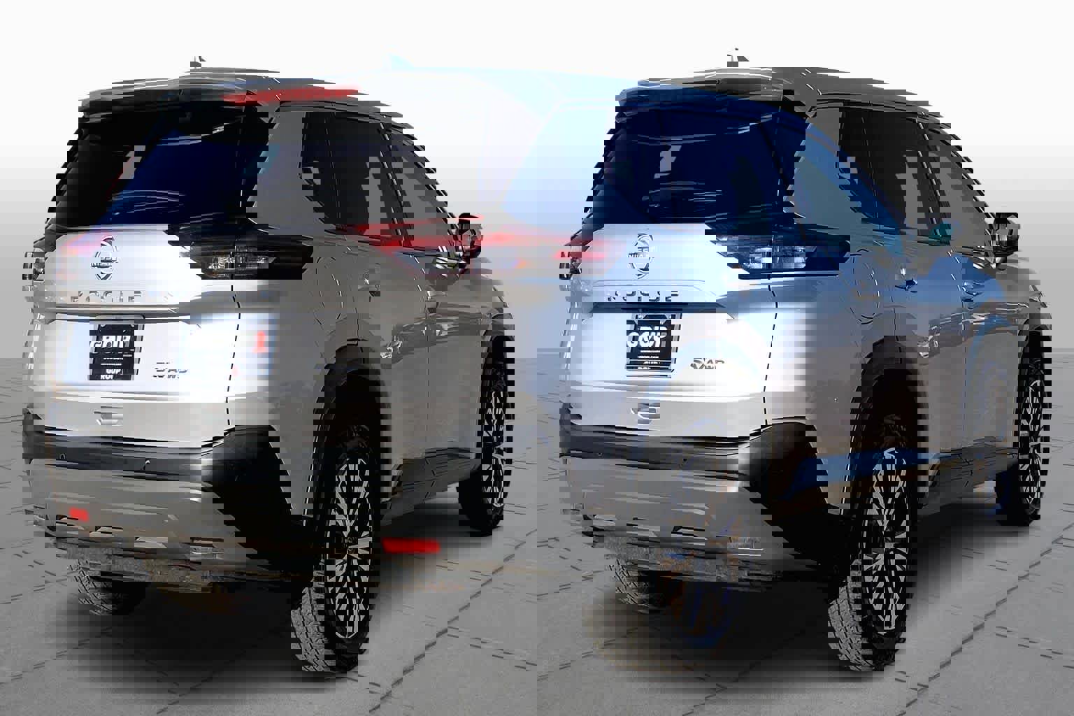 Used 2023 Nissan Rogue SV AWD/4WD image 13