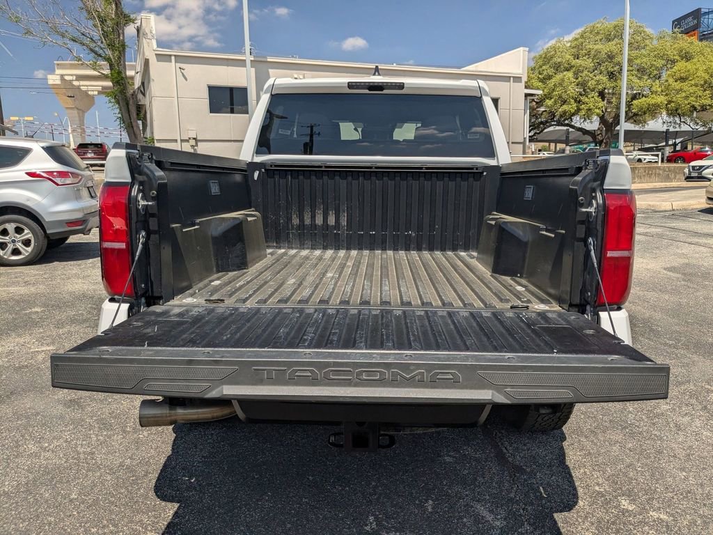 Used 2025 Toyota Tacoma TRD Off-Road image 29