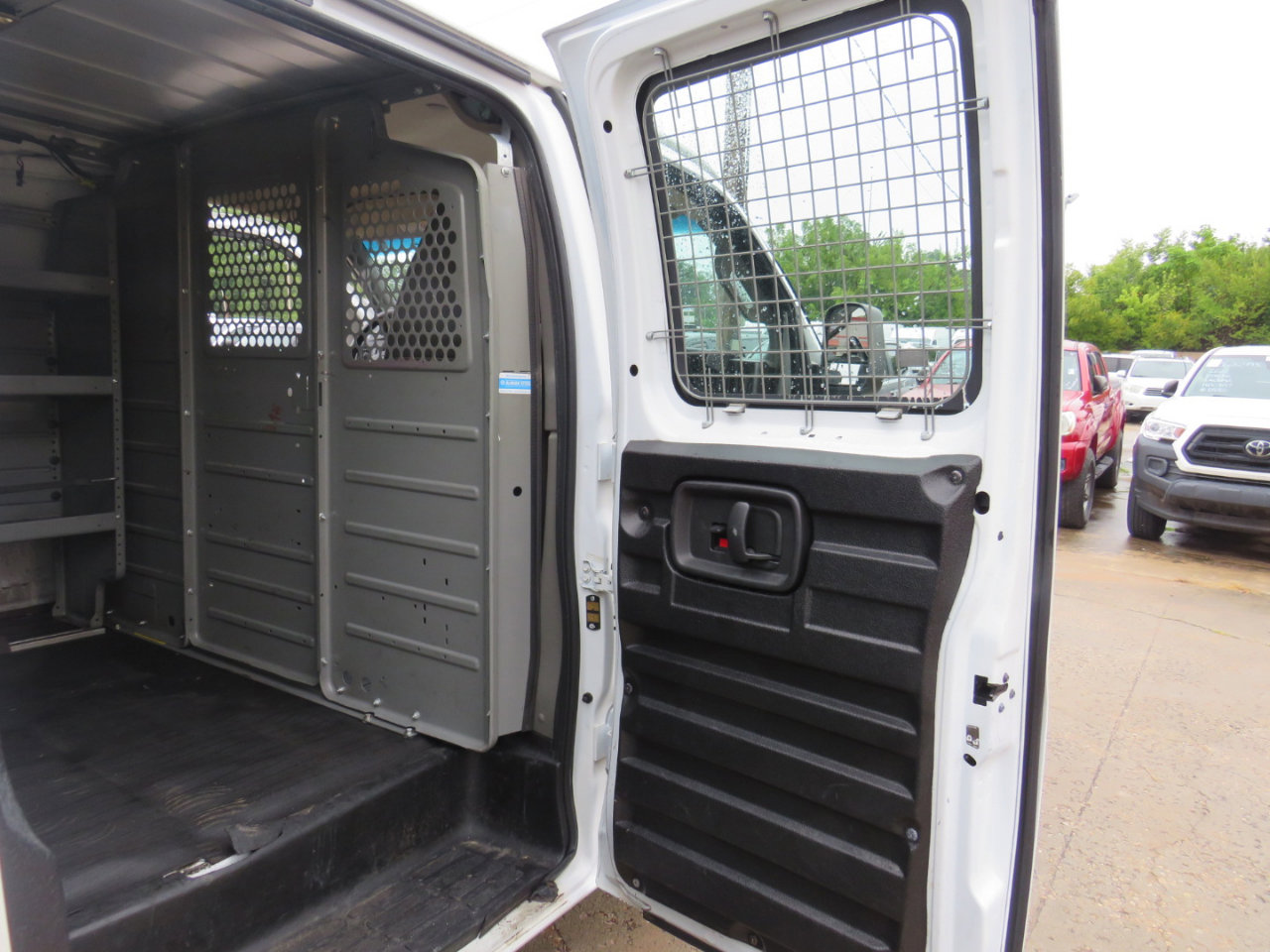 Used 2019 GMC Savana 2500 w/ Driver Convenience Package image 26