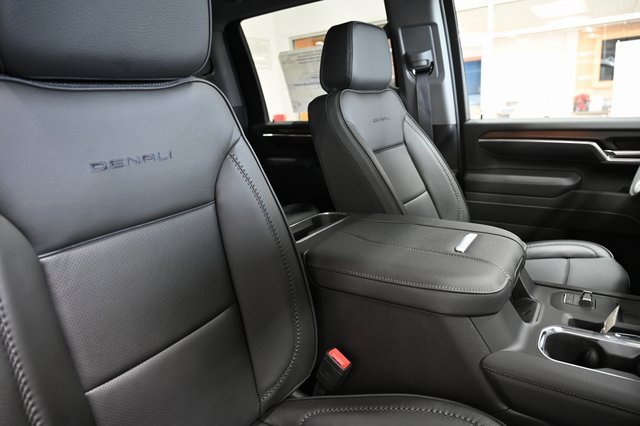 New 2026 GMC Sierra 3500 Denali w/ Denali Reserve Package image 12