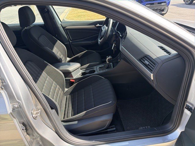 Used 2024 Volkswagen Jetta Sport image 22