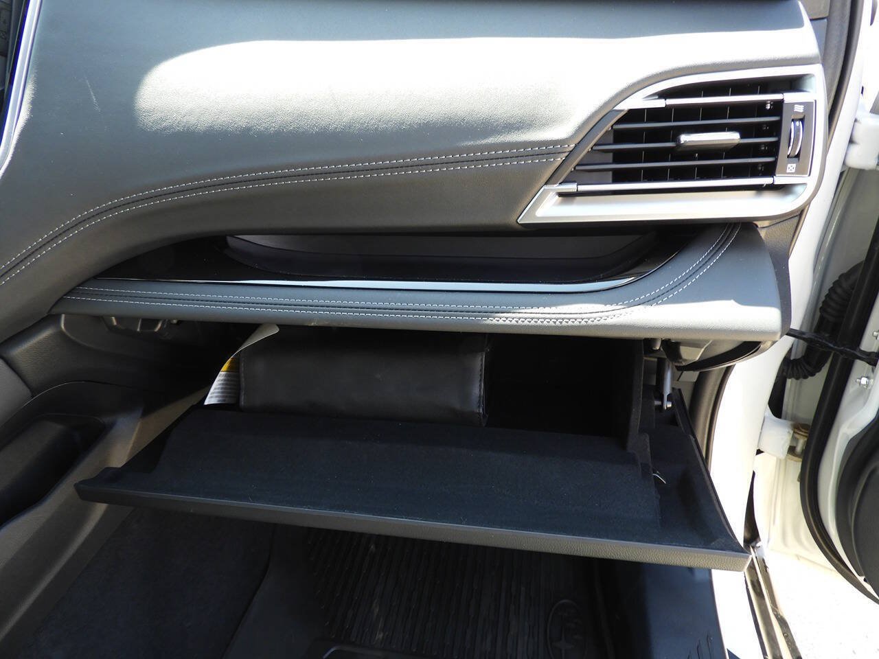 Used 2025 Subaru Outback Limited AWD/4WD image 42